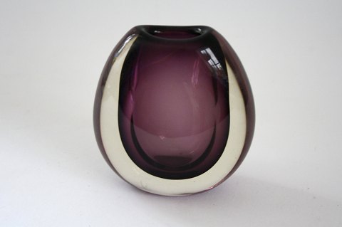 Ametyst vase, Holmegaard glasværk
solgt