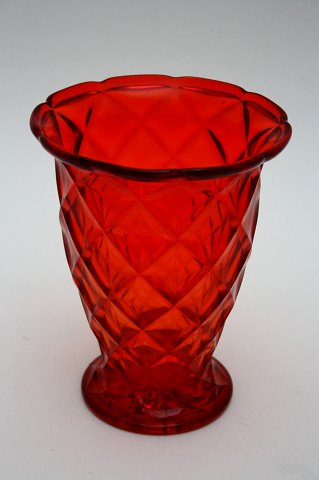 Rubinrød vase, Odin,
Fyens glasværk.