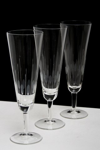 Champagnefløjter, Hanne, Lyngby