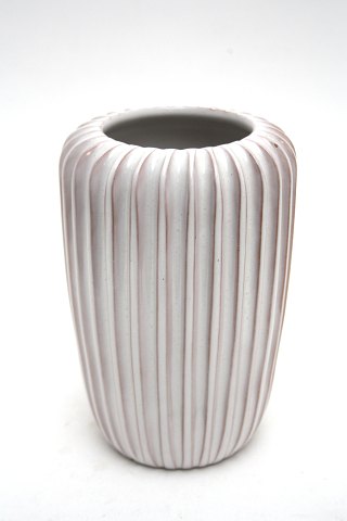 Hvid rillet vase, Eslau