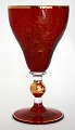 Røde Bøhmiske vinglas med guldciseringer